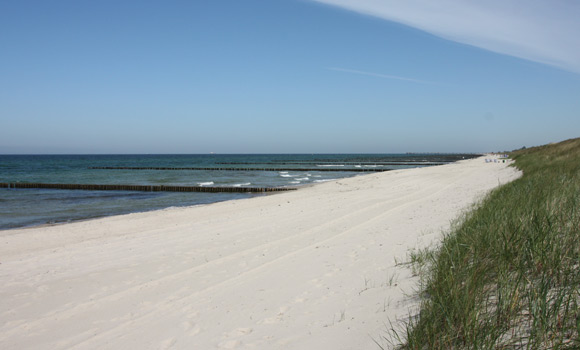 Feiner Sandstrand direkt vor der Tür